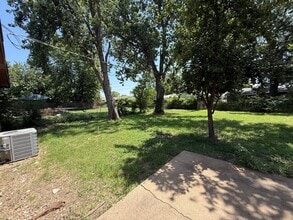 Building Photo - 504 Highland Dr