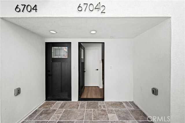 Foto del edificio - 6704 Kester Ave