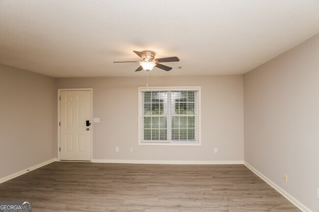 Foto del edificio - 360 Southern Trace Dr