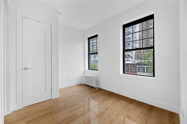 Building Photo - 208 East 31st Street