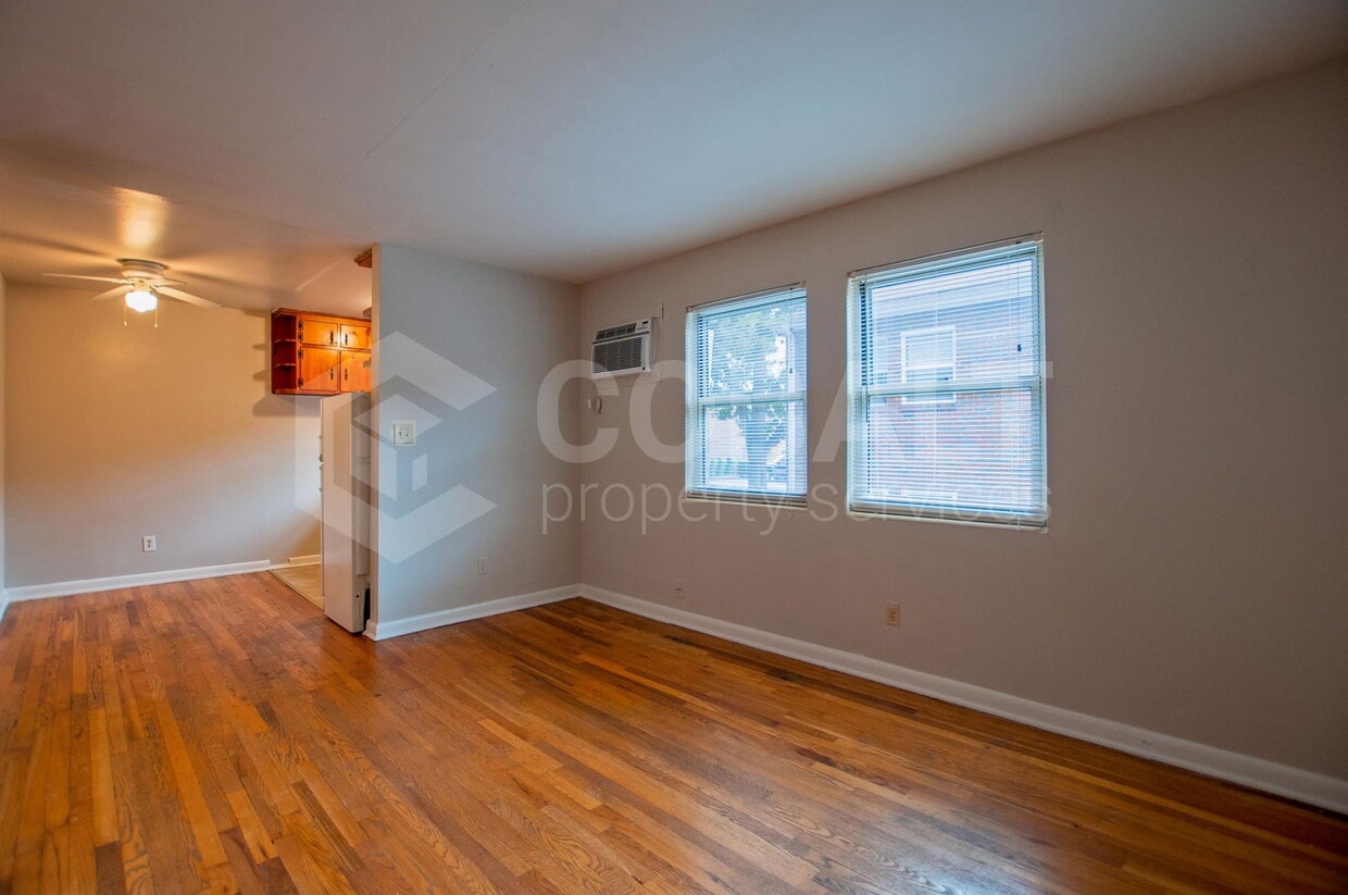 Photo - 944 Saint Charles Avenue Northeast