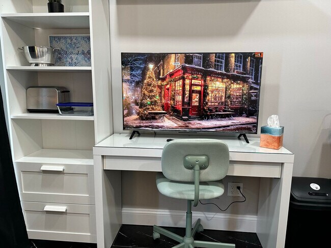 Foto del edificio - 717 Lancaster Ave