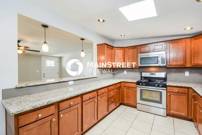 Foto del edificio - 3 Bedroom Pet-Friendly Home in TUCSON, AZ with Main Street Renewal