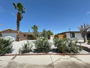 Building Photo - 3608 W Bonanza Rd