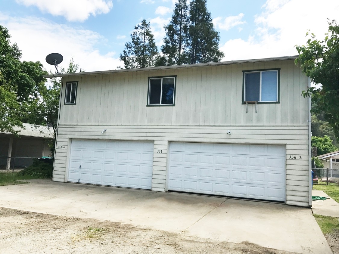 Building Photo - 336 1st Ave