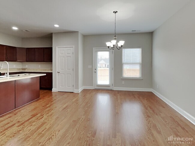 Foto del edificio - 1521 Holton Rd