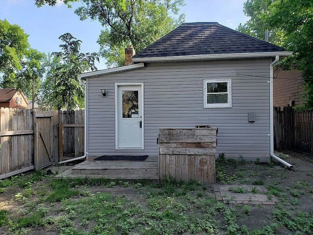Primary Photo - 423 N 8th St