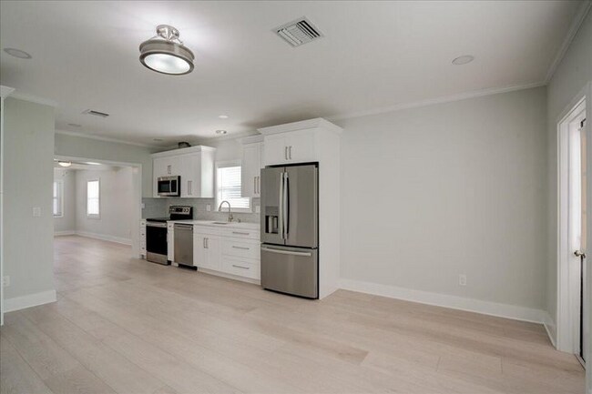 Foto del edificio - 320 NW 6th Ave