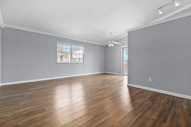 Building Photo - 2636 Villa Park Dr