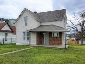 Building Photo - 627 W Spofford Ave