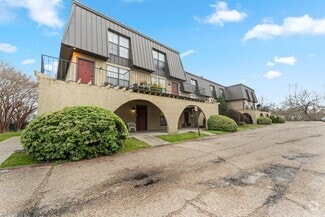 Building Photo - 10302 W Winston Ave