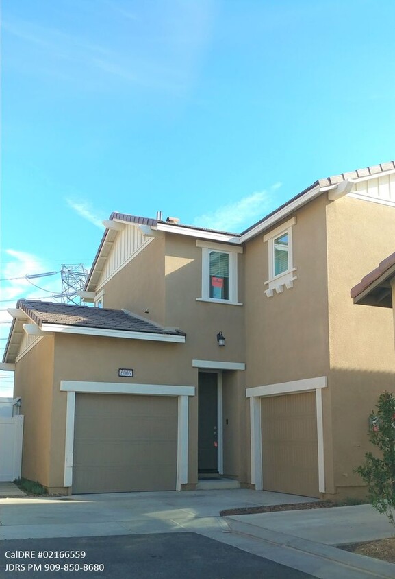 Foto principal - Eastvale 4 Bedroom Home