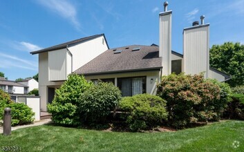Building Photo - 221 Arrowood Way