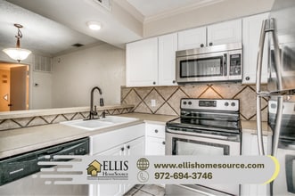 Building Photo - 2621 Piedras Dr