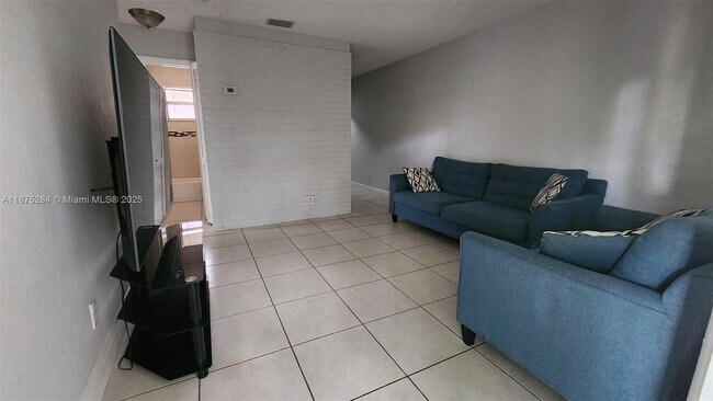 Foto del edificio - 1210 NW 30th Ave