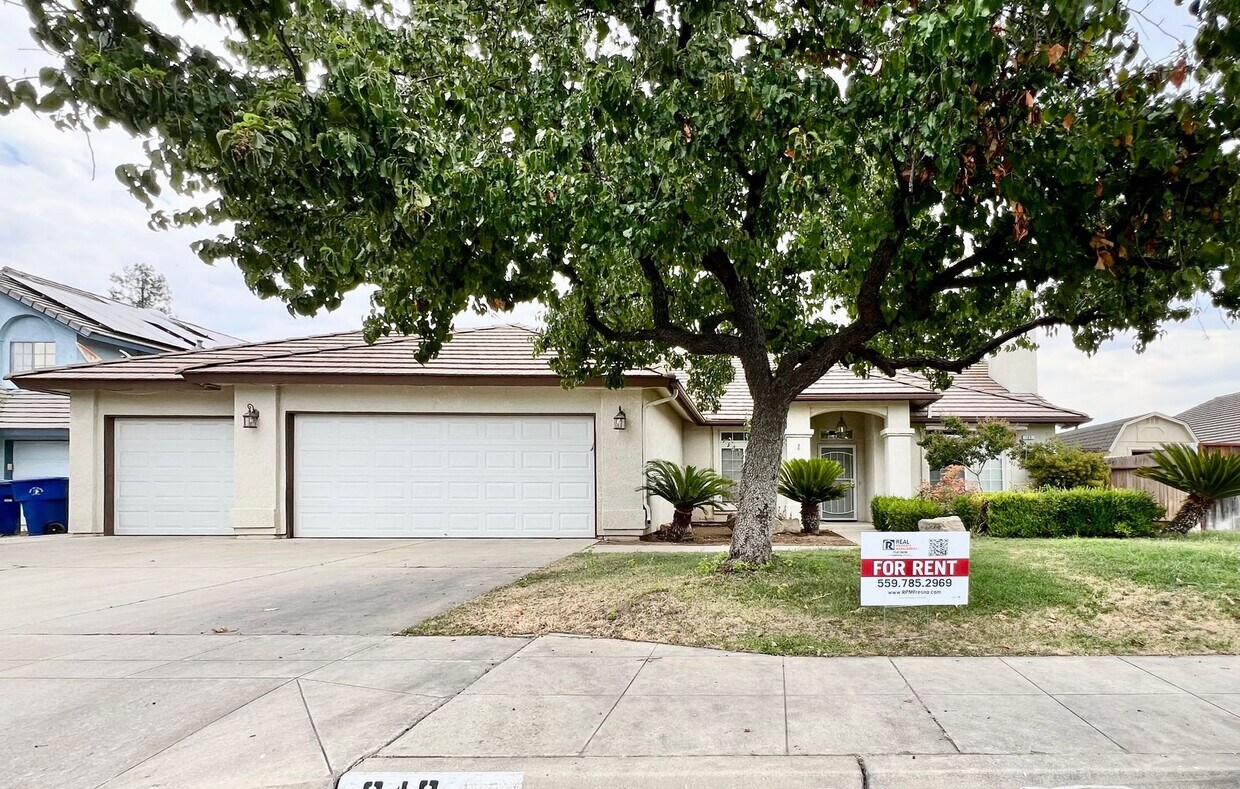 Primary Photo - $2,495 Armstrong & Tollhouse, 4 bedroom - ...