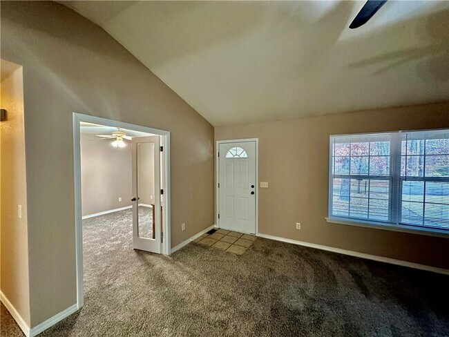 Building Photo - 35 Westbury Dr