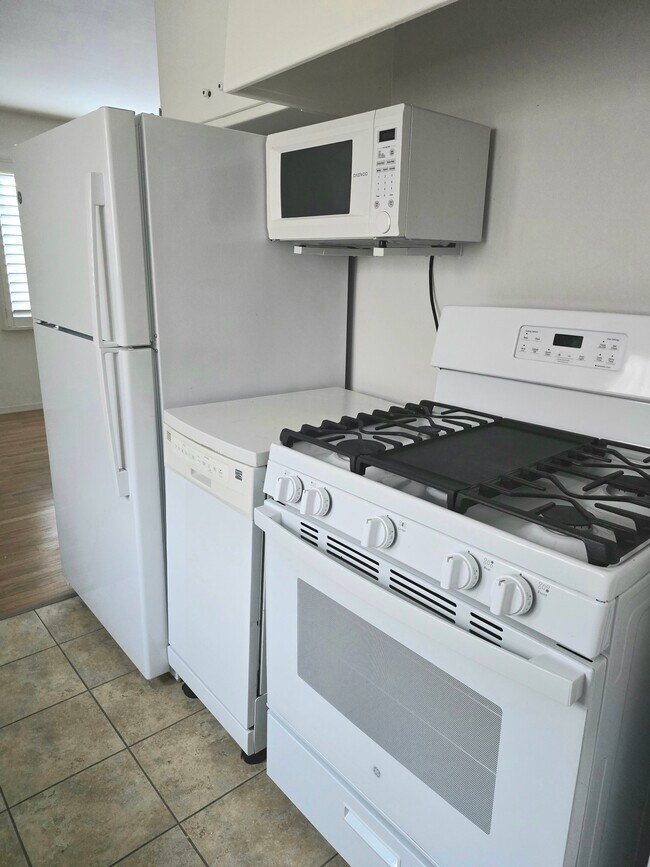 Foto del edificio - 1022 E 1st St