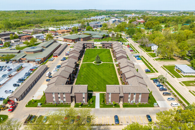 Aerial Photo - Parkside Manor