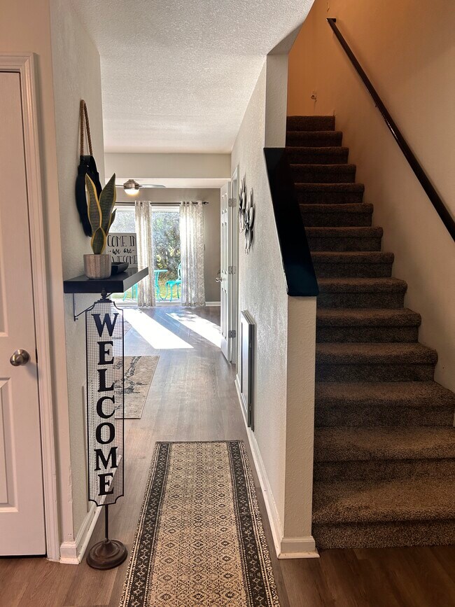 Foto del edificio - 1208 Fords Pointe Cir