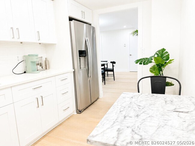 Building Photo - 3460 S Ocean Blvd