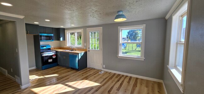 Foto del edificio - 351 Washington Ave