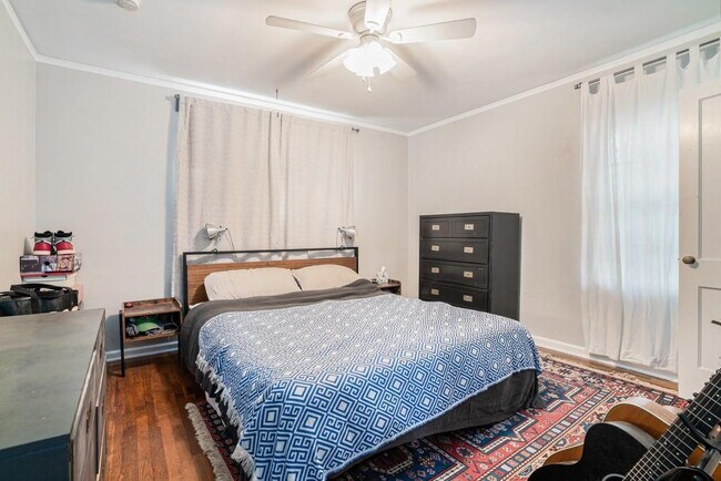 Foto del edificio - 1385 Catherine St