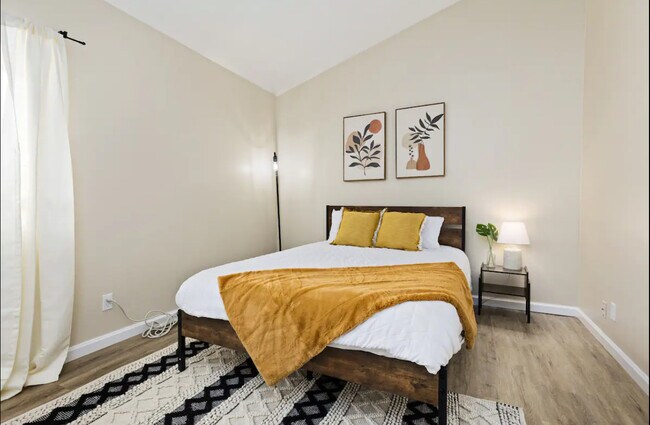 Foto del edificio - 8055 E Thomas Rd