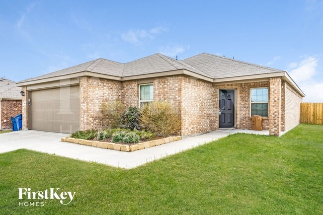Building Photo - 313 Plum Dr
