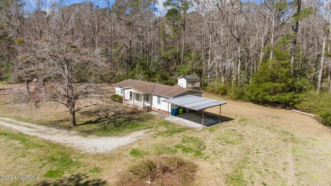 Building Photo - 216 E Camp Kiro Rd