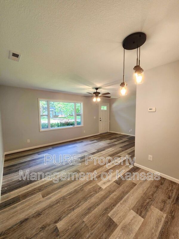 Building Photo - 2617 SW Eveningside Dr