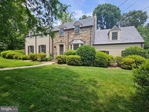 Building Photo - 3819 Woodbine St