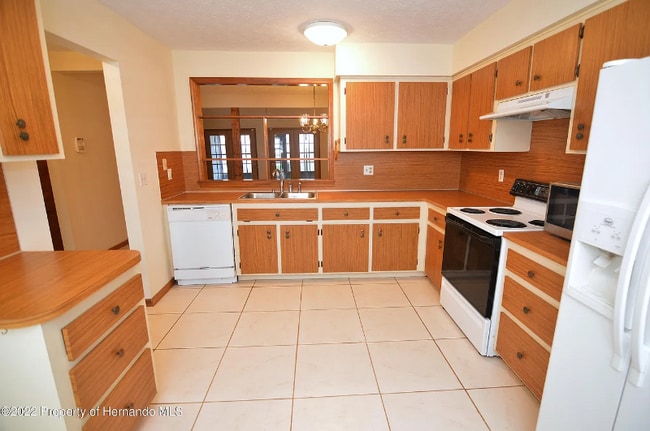 Building Photo - 909 Candlebrook Ln