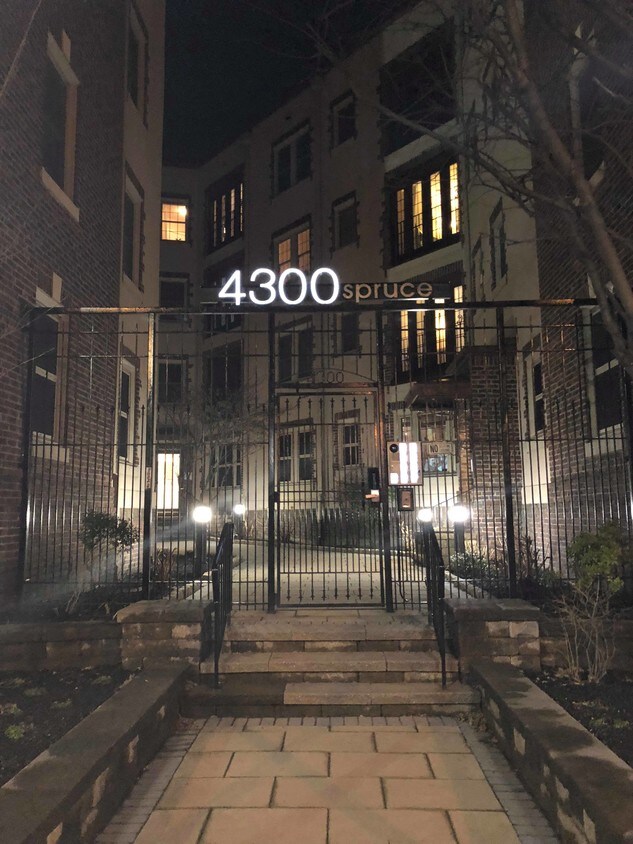 Foto principal - 4300 Spruce St