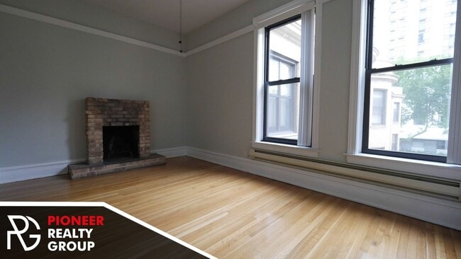 Building Photo - 1216 N Dearborn St