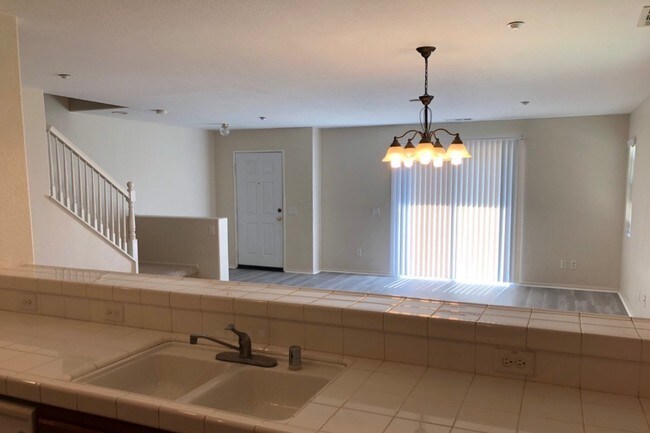 Building Photo - 25794 Iris Ave