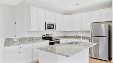 Building Photo - 139 Totter Way