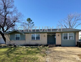 Building Photo - 3521 Edgebrook Dr