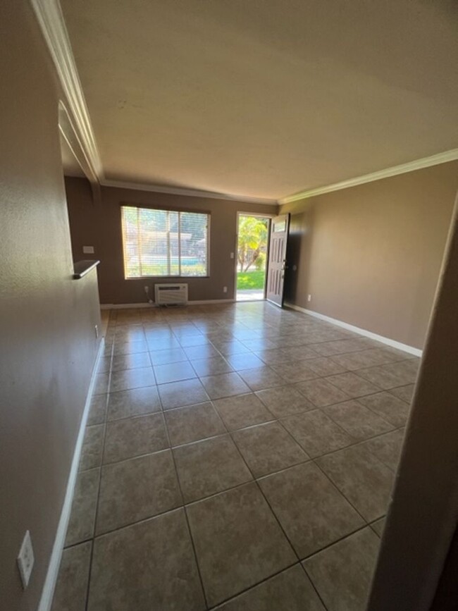 Building Photo - Two Bedroom, One Bath Condominium Home Com...