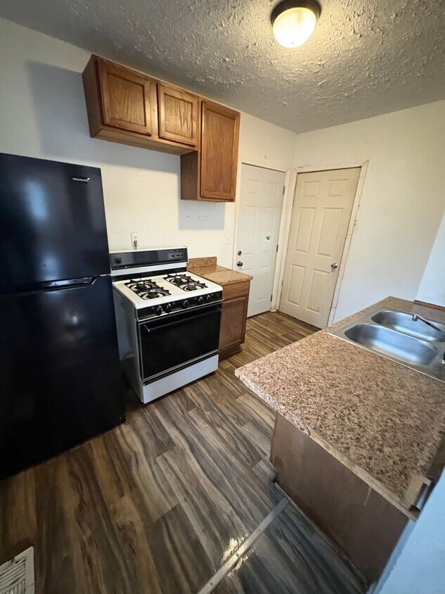 Foto del edificio - 2-Bedroom, 1-Bathroom Home with Basement – $1,100/Month