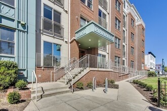 Building Photo - 1350 Maryland Ave NE