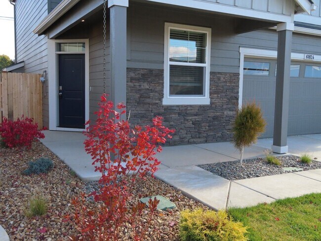 Building Photo - 4 br, 2.5 bath House - 61824 SE Finn Place