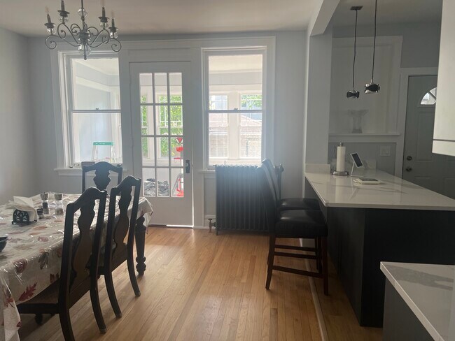 Foto del edificio - 4814 N Ridgeway Ave