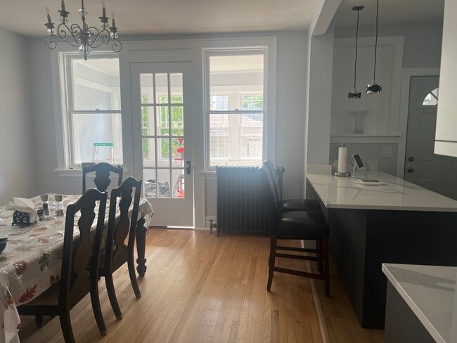 Building Photo - 4814 N Ridgeway Ave