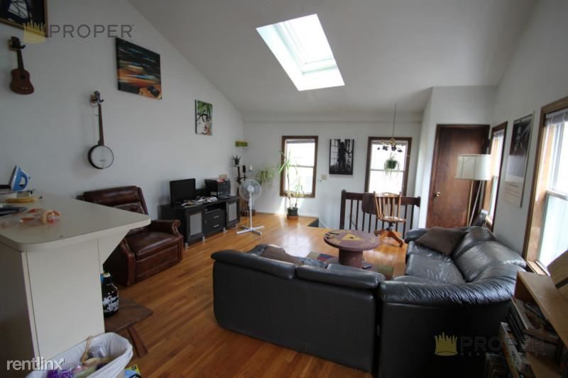 Foto del edificio - 3 br, 1 bath  - 8 Shepard St Unit 1