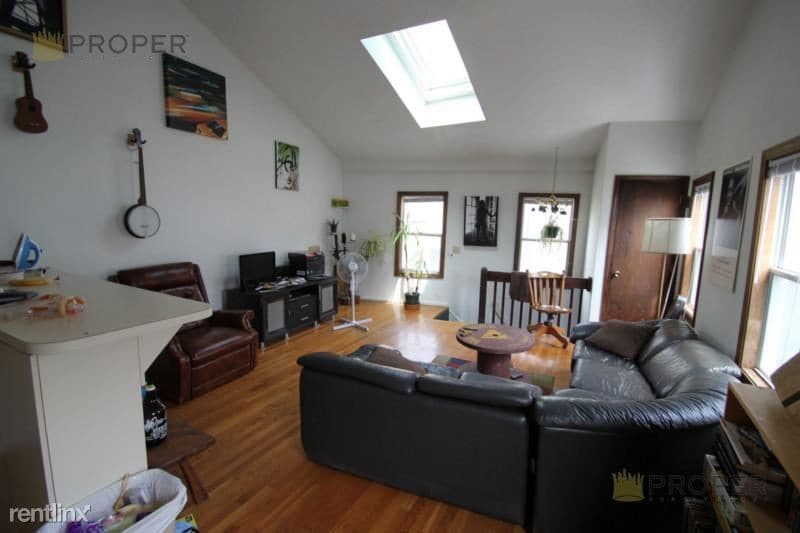 Building Photo - 3 br, 1 bath  - 8 Shepard St Unit 1