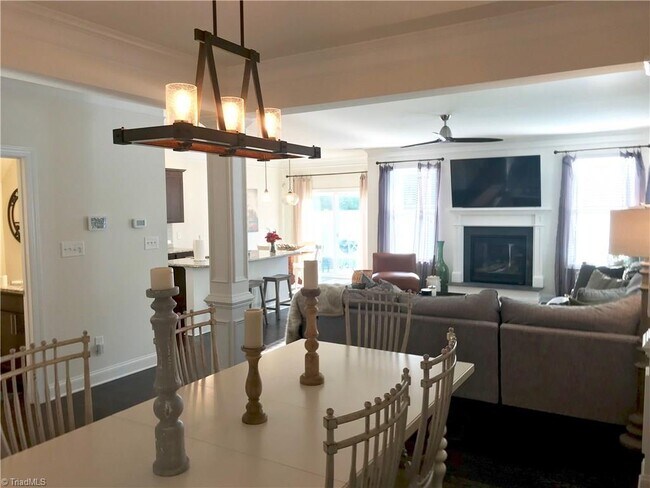 Building Photo - 142 Habersham Ct