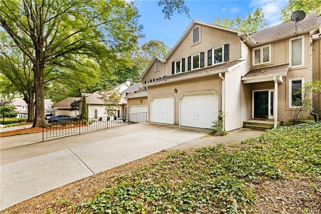 Building Photo - 302 S River Farm Dr