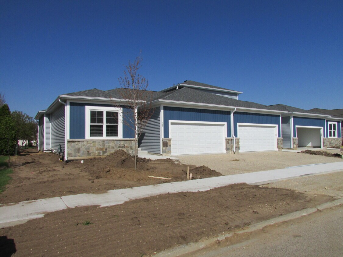 733 Quail Ln, Marengo, IL 60152 Townhome Rentals in Marengo IL