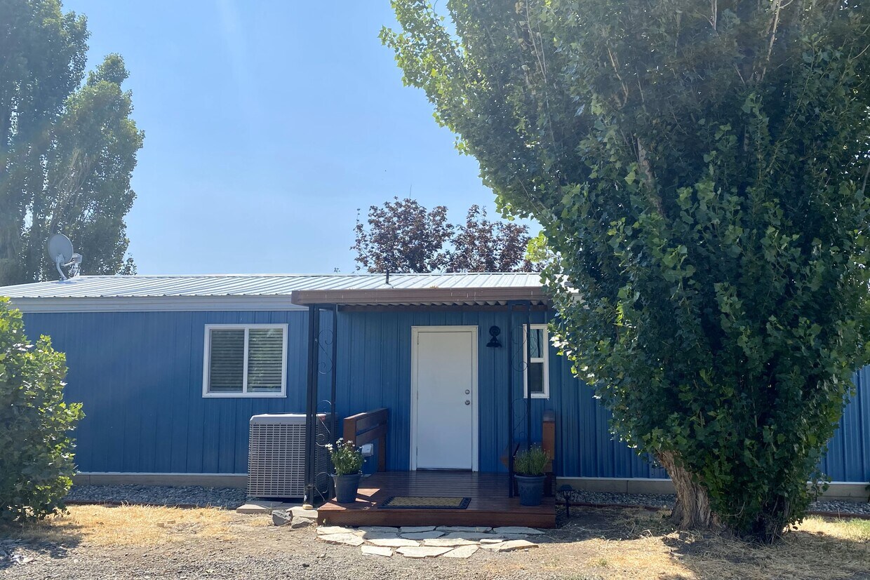 Primary Photo - 411 Fredrickson Rd